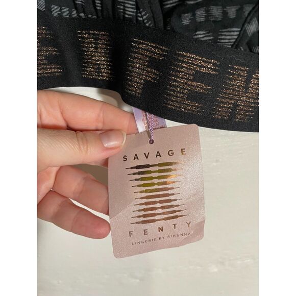 NWT Savage X Fenty Bralette 3X Black Grey Logo Band Wireless Plus Size Lingerie - Picture 4 of 10